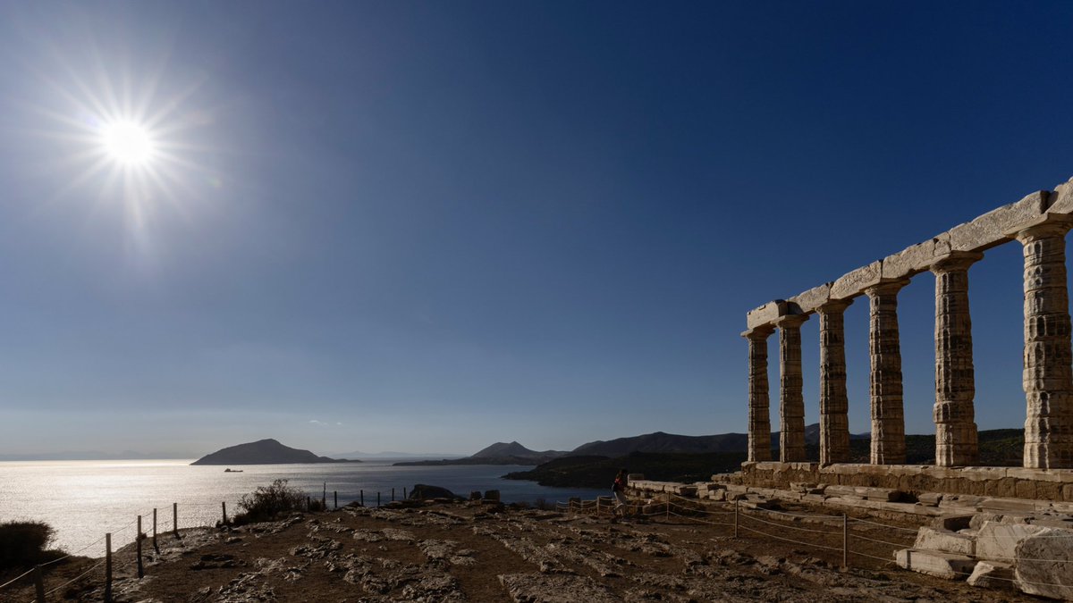 Lojaume's tweet photo. Temple de Posidó, Cap Sunion - Temple of Poseidon, Cape Sounion
Grècia - Greece
#greece #grecia #mitology #mitologia #aegean #egeo #templeofposeidon #capesounion #temple #poseidon #sunset #capesounion #sounion #travelphotography #europe #sunion #history #mediterranean https://t.co/hI4dUMbHeE