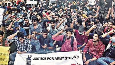 devraj_9094's tweet photo. #JusticeForArmyAirforceStudents
Army pending Exam conduct and Airforce joining conduct as a rule of old notification  🙏🙏 💯 !
#againstagnipath
@adgpi @DefenceMinIndia @PMOIndia @ColAmitkumar @ArvindKejriwal @BhagwantMann @rajnathsingh @RahulGandhi https://t.co/gyA9O6Jri9