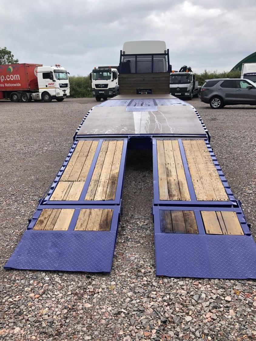 MVCommercial's tweet photo. For sale: 26t DAF CF 410 Beavertail

✅ Day Cab
✅ Manual
✅ Reversing Camera

✅ Super Winch
✅ Wisadeck Flooring
✅ Air Conditioning
✅ Double Bunk

For more information speak to Steve on 07971 513 003.

View more at https://t.co/J5ygVThD9S

#oxfordtrucks #daftrucks https://t.co/NQllqOEn4f