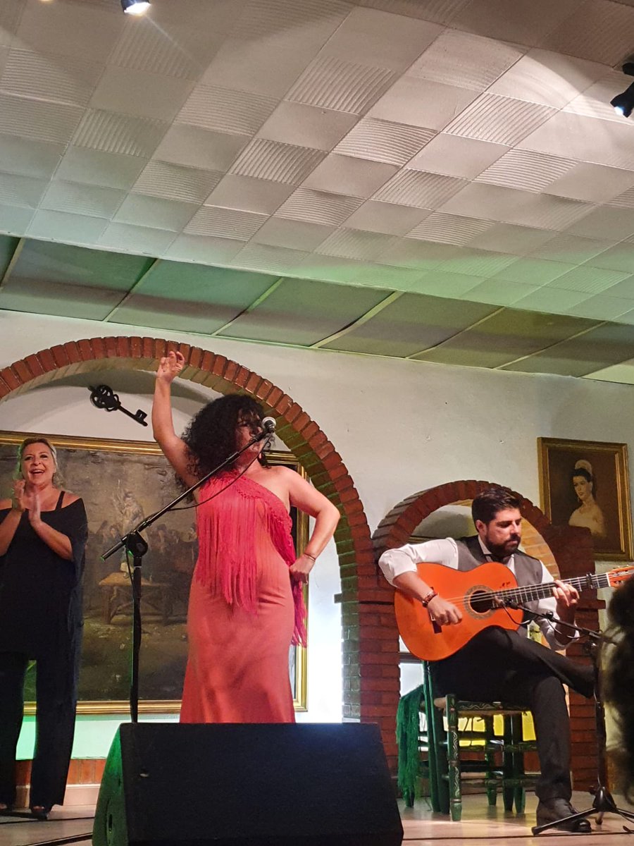 cernicalosjerez's tweet photo. Es lunes... y aún seguidos embelesados con el arte que se derrochó el viernes en nuestra casa. ✨
Quien vino, lo sabe.
¡Gracias!
IV Día del Flamenco - Melchora Ortega 

#SomosCernícalos 🦜 https://t.co/nK2ZyLXraw