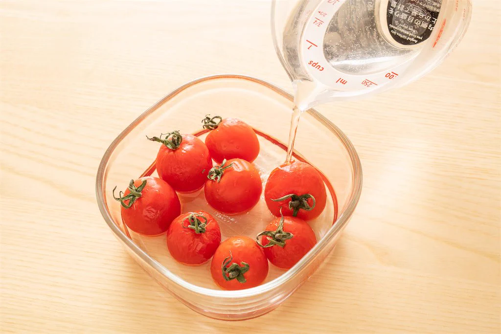 シワシワになった野菜は…50〜60℃のお湯に数分つけるだけで復活‼