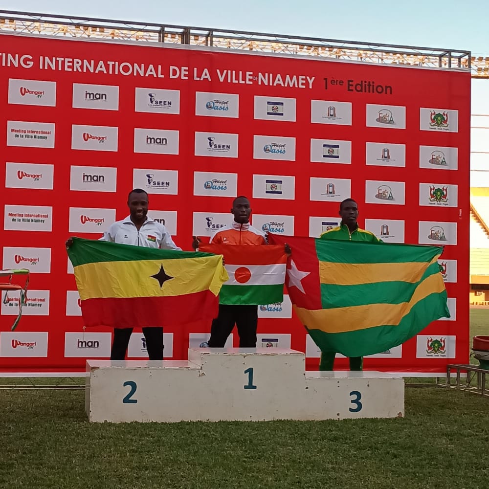 leTogoRT's tweet photo. RT @FTAthle: ÉCHO DU WEEKEND - MEETING INTERNATIONAL DE NIAMEY
110m haies
APPOH Victor : troisième (15"41).
200m
Fayza ISSAKA : cinquième (26"48).
Davito OLOH : sixième (26"84).
#AthleTg #TrackAndField #Togo #AthleTogo #Athletisme #TT228 #TT229 #CIV22… https://t.co/9uzK33ujsf