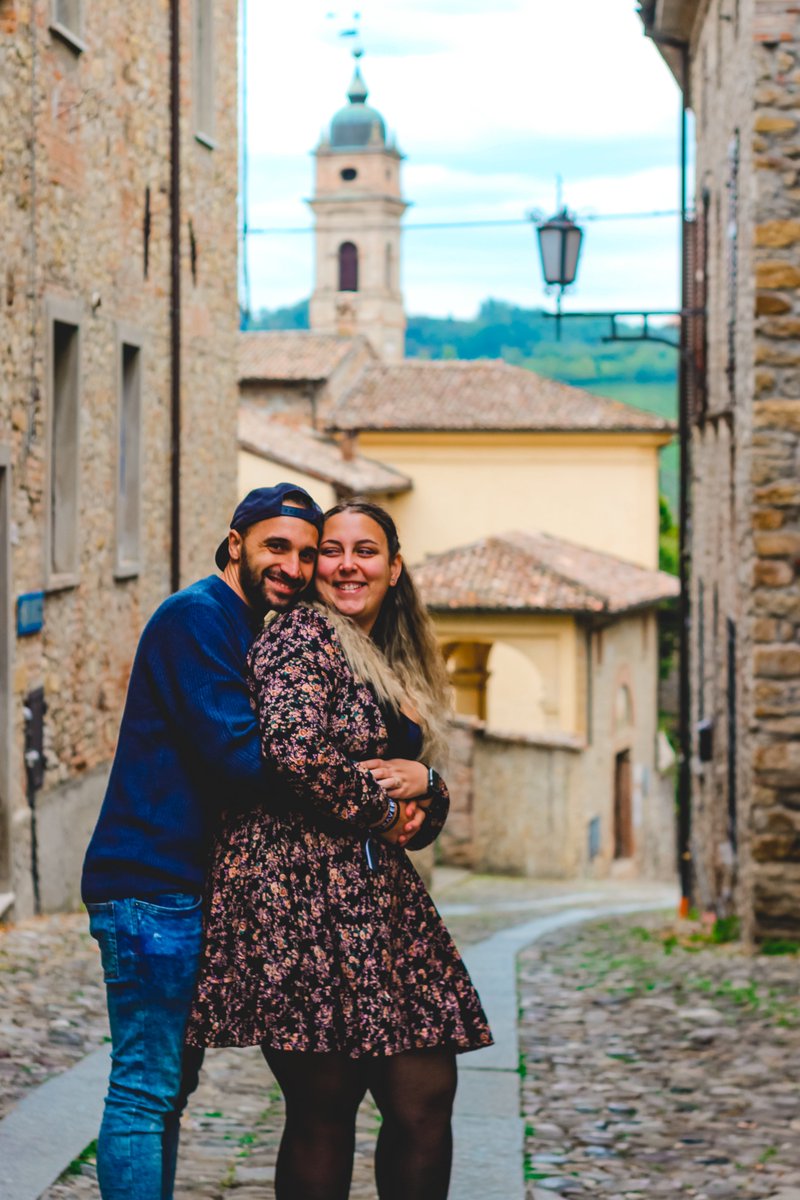 passportnstamps's tweet photo. Did you know that Castell'Arquato is often referred as the Lovers' Village? 
In Italian "Borgo degli innamorati" 💘

Castell'Arquato is the first borgo we are visiting through our #viaggioitaliano 😍
@turismoER 
#inEmiliaRomagna https://t.co/SiqV4MNd9A