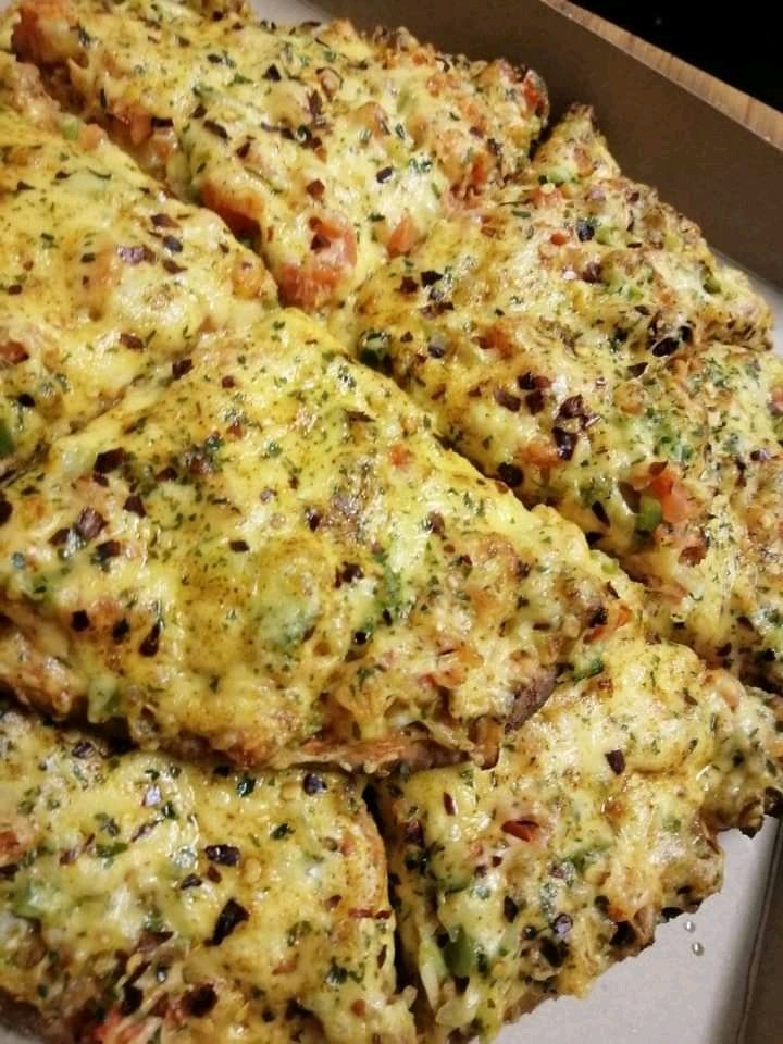 We are back again today with our special buy our large pizza and get the small 1 FREE
We are in Kgale block 9 next to kgale junr
Mexican chill P130
Creamy chicken P140
Meat lovers P150
And our mini decks they rang from P60
Chef Paul 77638172 or 74499324