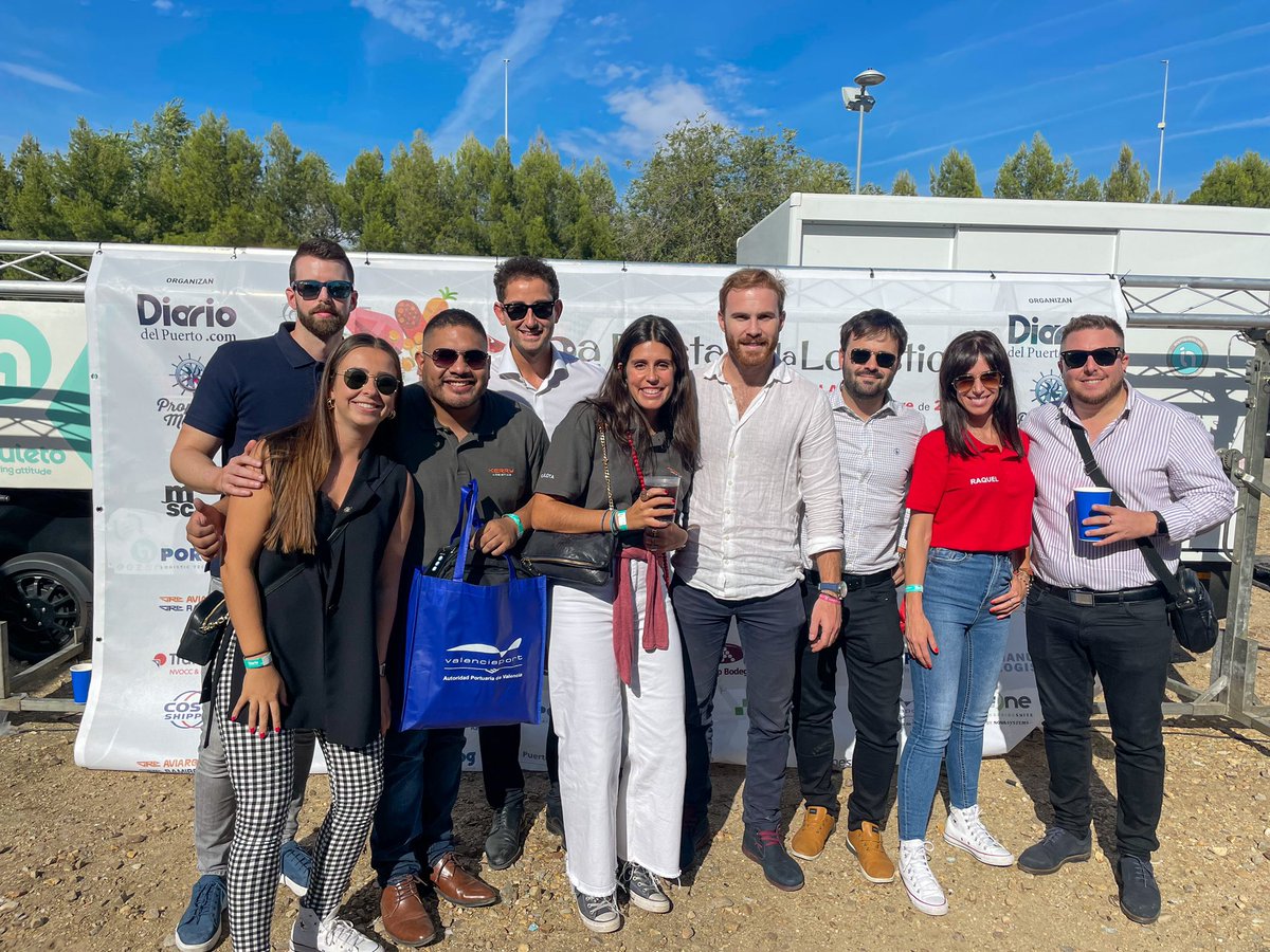 Pjuniormadrid's tweet photo. El pasado viernes estuvimos en la 2ª Fiesta de la Logística de Madrid organizada por @diariodelpuerto y @PropellerMadrid .

#logistica #transporte #transportemarítimo #propellerclub https://t.co/6eGauixZ53