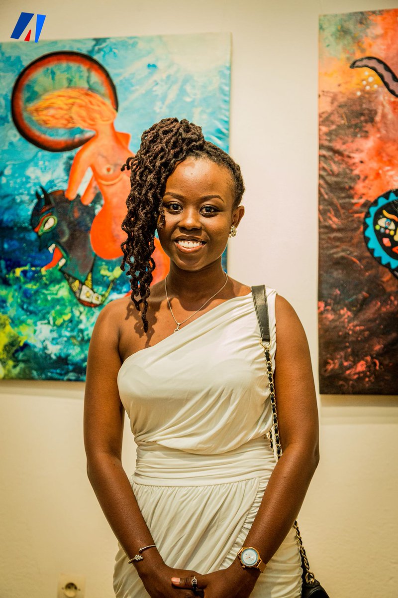 akezanet's tweet photo. "Au début, Je produisais un seul tableau en 6mois. Aujourd’hui, pour ma 3ème exposition, j’ai réussi à faire 5 tableaux en deux mois seulement. C’est un travail qui demande beaucoup de réflexion mais qui est intéressant au final. » indique Jessy SOLANA NIHORIMBERE/ @257arts . https://t.co/zRtH9FyTUZ