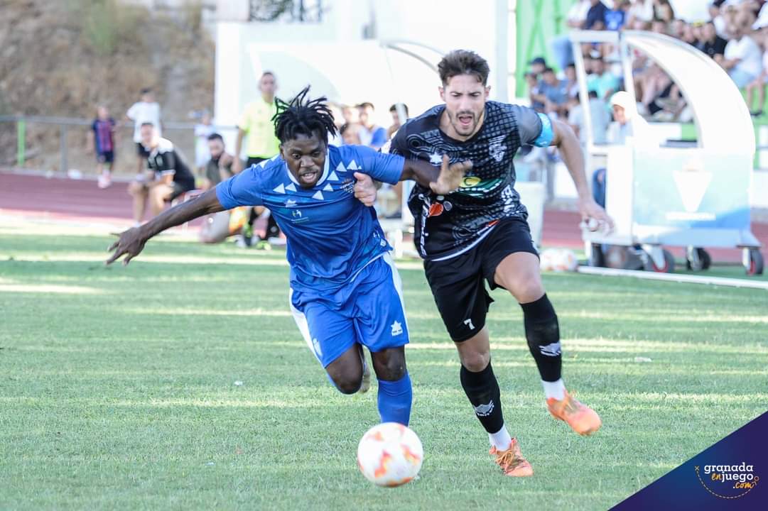 granadaenjuego's tweet photo. GALERÍA | Todas las fotos del derbi entre @udmaracena1945 y @CDHuetorTajar están en nuestro Facebook 

📸 José M. Baldomero 
#GranadaEnJuego 
#TerceraRFEF https://t.co/tY9EpAaDKn