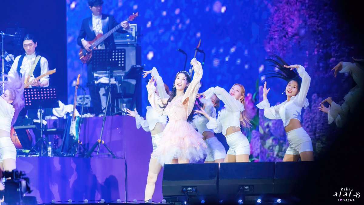 UAENA_KiKiU's tweet photo. 220918 아이유 콘서트 더 골든 아 워 - 4
#아이유 #콘서트 #IU #Concert 
#The_Golden_Hour #오렌지_태양_아래 https://t.co/9Cx5O59rKC