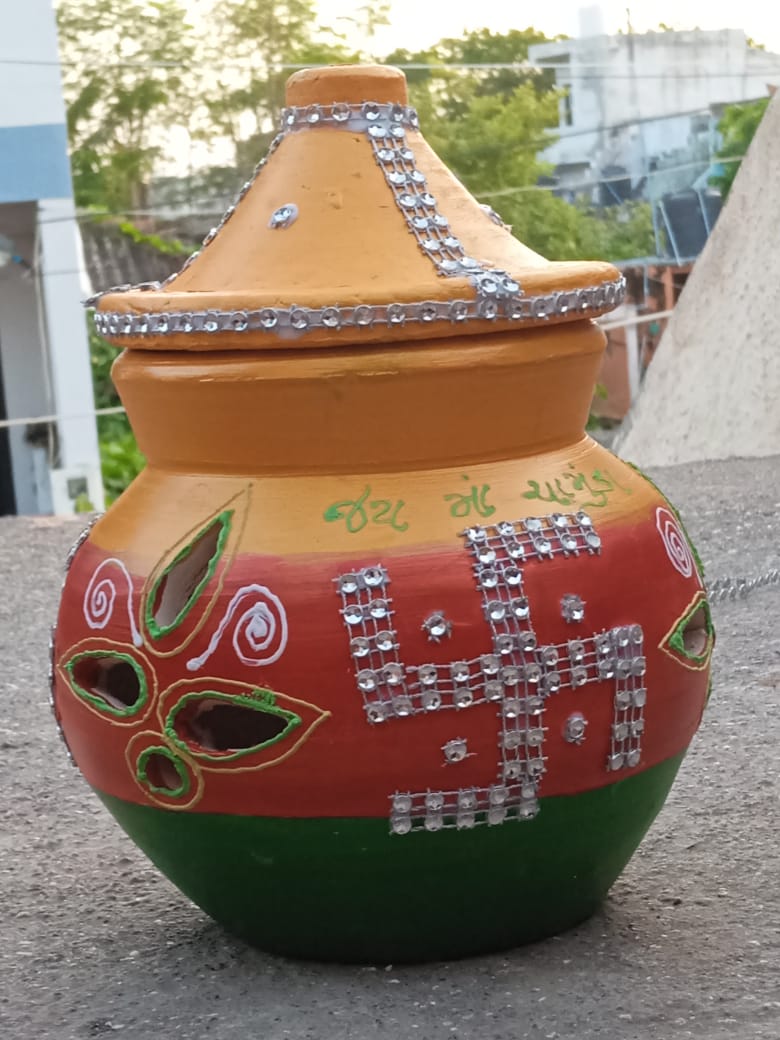 May Maa Durga bestow you and your family 
With 9 forms of blessings- Fame, Name, Wealth, 
Prosperity, Happiness, Education,
Health, Power and Commitment.
Happy Navratriii😴💐