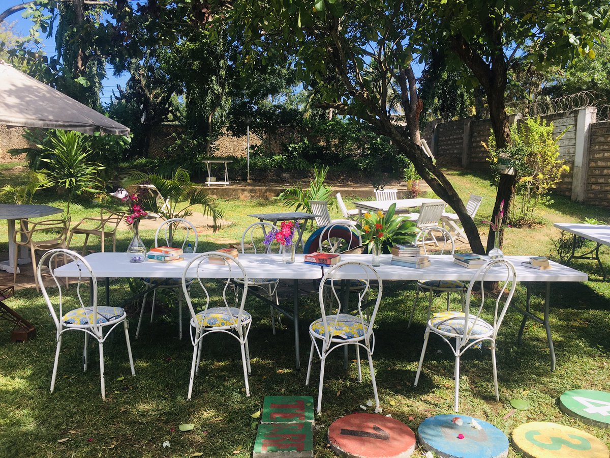 saliqbella's tweet photo. The Sip & Read Book club .
Saturday was an absolute delight to learn from the other smart ones.
#BookClub #sipandread #booklover https://t.co/H4n9yJAhui