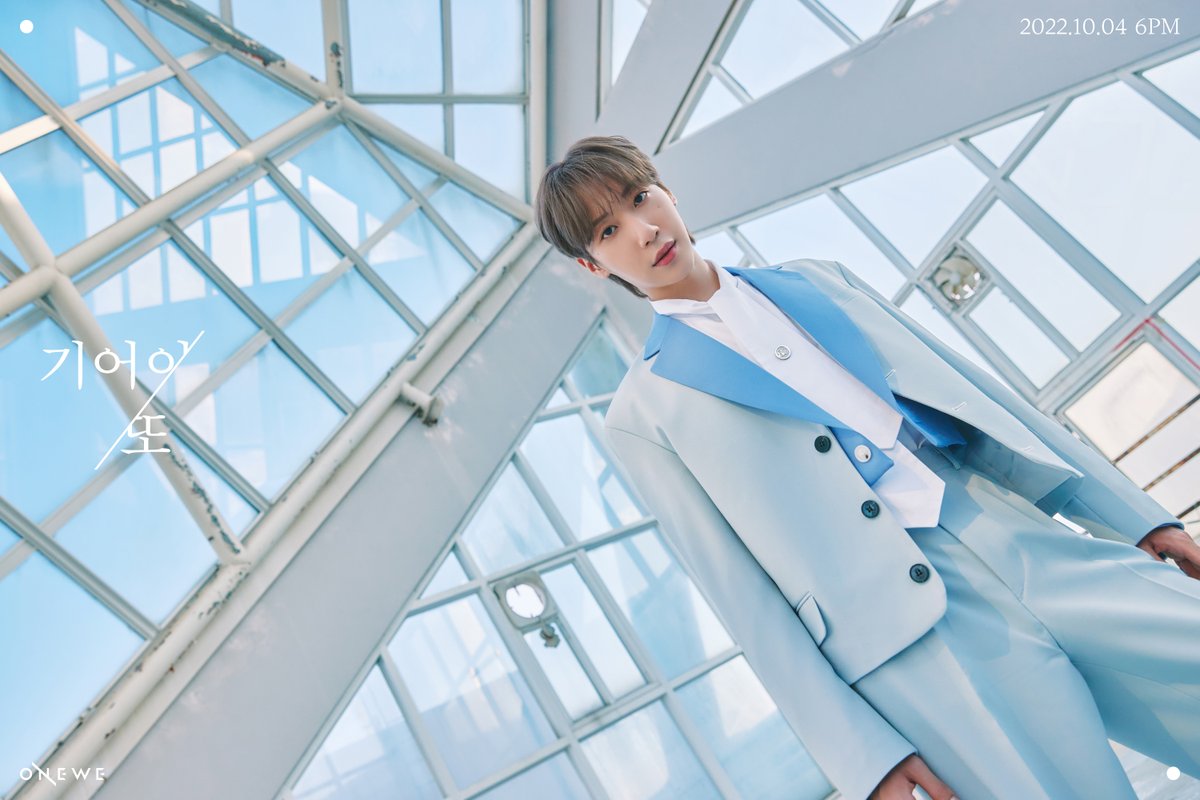 official_ONEWE's tweet photo. [#ONEWE] 

ONEWE '기어이 또 (Still Here)' 
 
2022.10.04 6PM RELEASE✔ 

🔹 SOLO CONCEPT PHOTO 🔹 

▫ YONG HOON ▫
▫ DONG MYEONG ▫

#원위 #용훈 #동명 #기어이_또 #Still_Here https://t.co/Zx1nJPrCg0