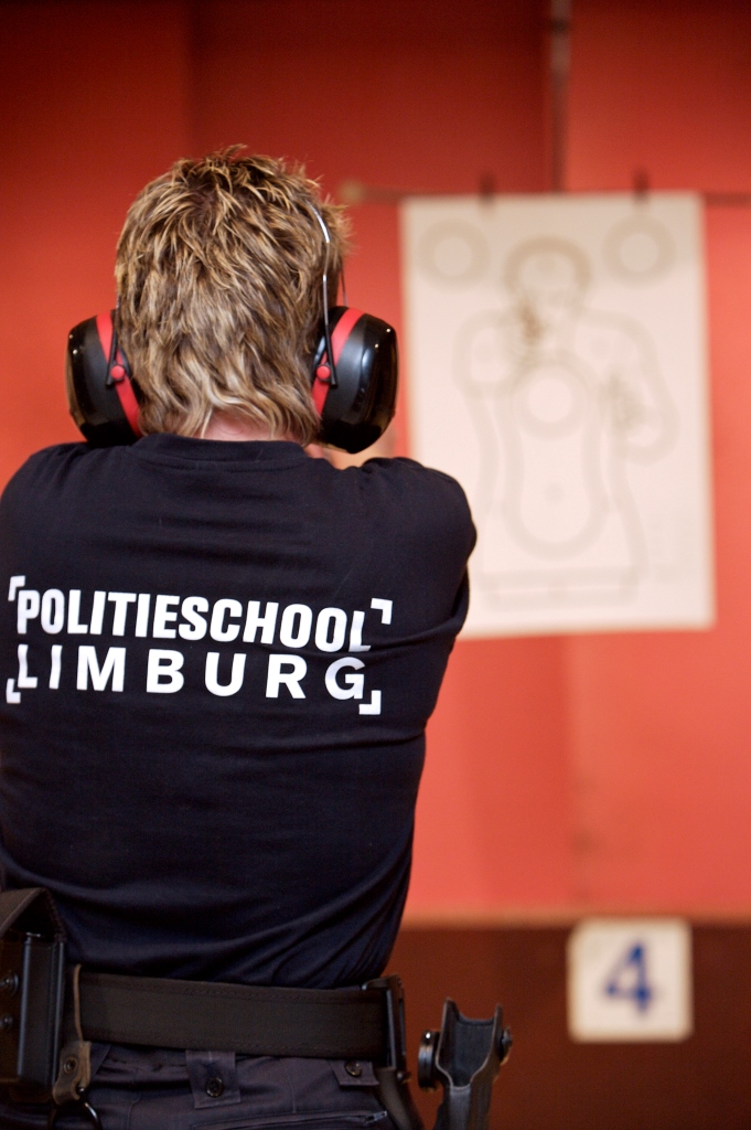 📣SOLLICITEER UITERLIJK 3 OKTOBER VOOR DEZE UITZONDERLIJKE FUNCTIE!!
Zit verantwoordelijkheid nemen in JOUW genen? Ben JIJ Commissaris van Politie? De Limburgse veiligheidsschool PLOT zoekt DRINGEND een Algemeen Coördinator voor haar Politieschool! 
plot.be/vacature/vacat…