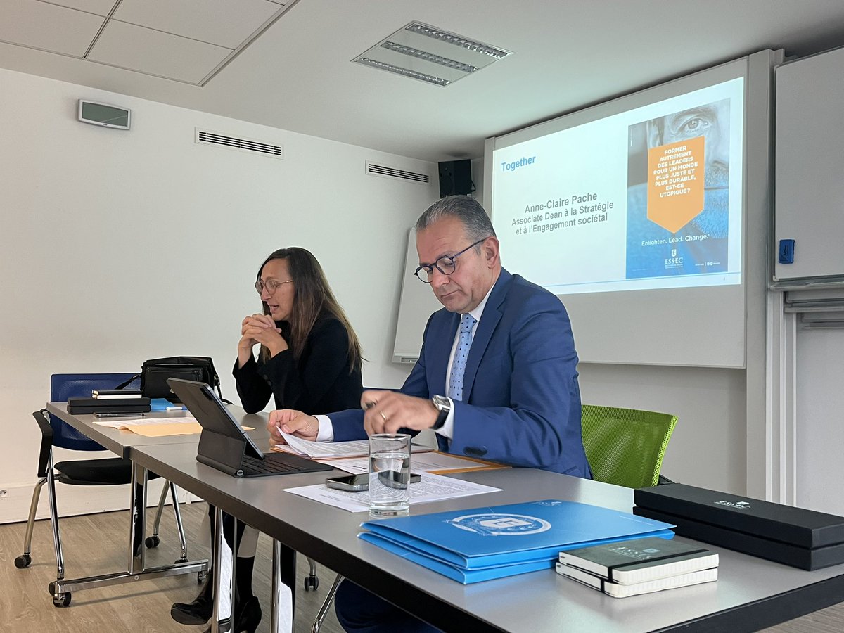 ESSEC Business School (@essec) on Twitter photo 🔵 Troisième annonce - Enlightening Entrepreneurship
🗣️ <a href="/acpache/">Anne-Claire Pache</a> : « L’ESSEC, <a href="/alcmeon_answers/">Alcméon</a>, @Colonies__ et <a href="/inextensofr/">In Extenso</a> lancent la Chaire Leading a Scale-Up qui aura pour objectif d’aider à développer des entreprises fra. et eur. à forte croissance et impact sociétal. » 🔵 Troisième annonce - Enlightening Entrepreneurship
🗣️ <a href="/acpache/">Anne-Claire Pache</a> : « L’ESSEC, <a href="/alcmeon_answers/">Alcméon</a>, @Colonies__ et <a href="/inextensofr/">In Extenso</a> lancent la Chaire Leading a Scale-Up qui aura pour objectif d’aider à développer des entreprises fra. et eur. à forte croissance et impact sociétal. »