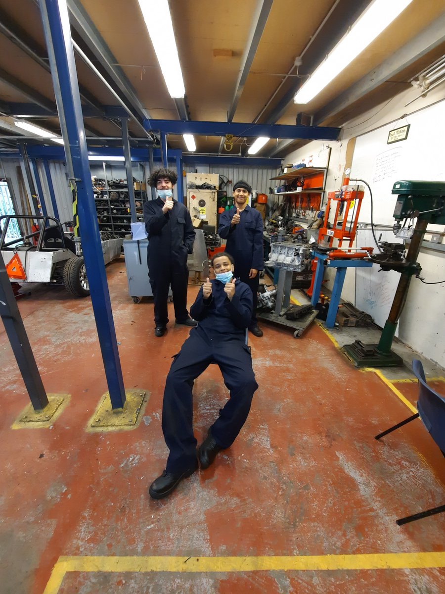 NewhamPrus's tweet photo. New academic year... New group of students starting their Level 1 Award in Motor Vehicle Maintenance #CreatingFuturesProgramme 🪛🔧🚗 https://t.co/JhH0UMJoBn