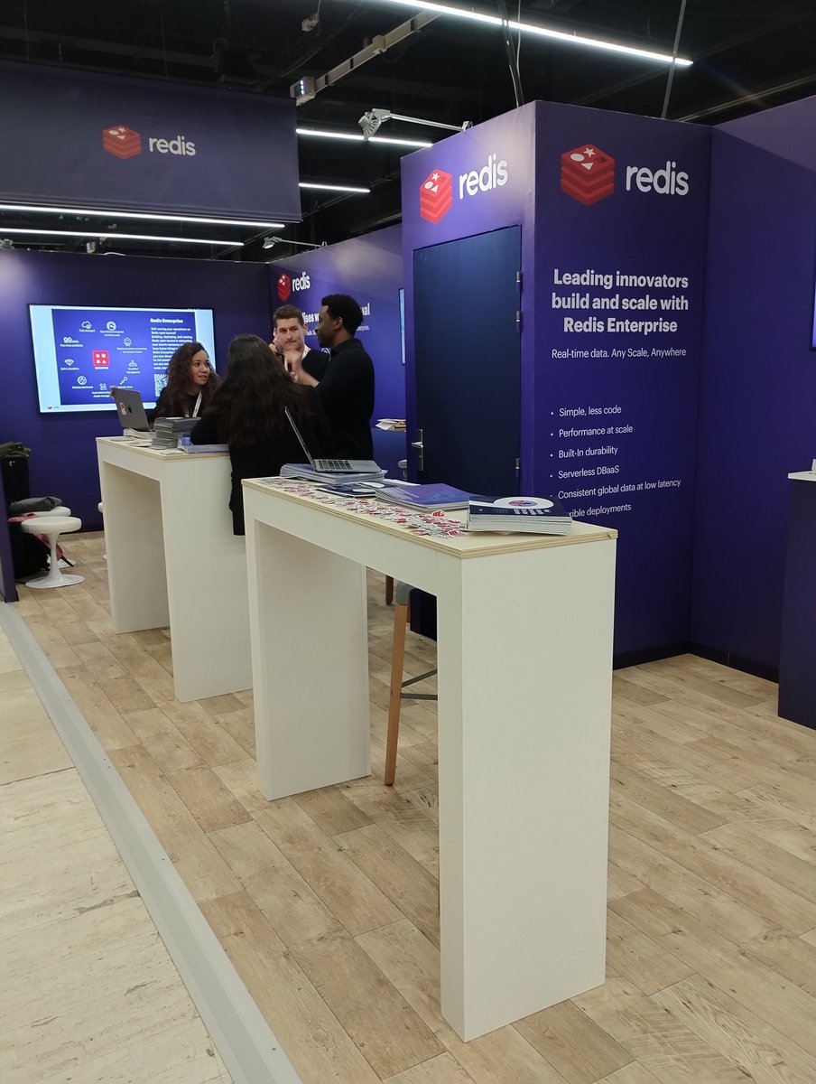 #redis #nosql #database #opensource offre des lunettes VR Oculus et d'autres cadeaux sur le stand B26 du #BigData #Paris