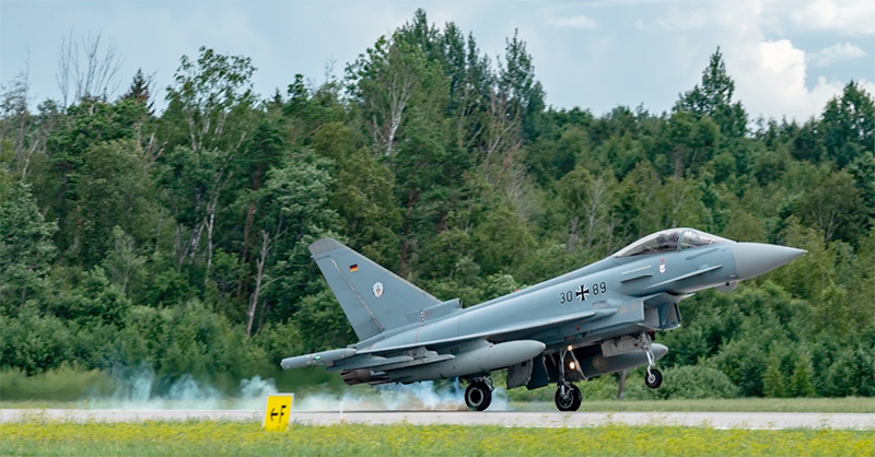 Today and tomorrow, Allied 🇨🇿🇪🇪🇩🇪🇭🇺🇮🇹🇱🇻🇱🇹🇹🇷🇬🇧 and Partner 🇫🇮 airforces conduct training drills in the Baltic Sea region Exercise Ramstein Alloy focuses on #NATO's defend and deter concept More info: bit.ly/3BLkBjF