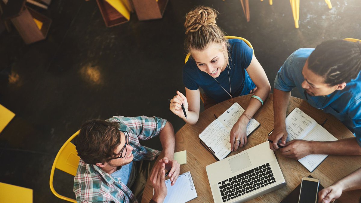 GLACodeLearning's tweet photo. If you know someone under 25 with an interest in IT, then tell them about our digital courses 💻 They’ll have the option to choose from our introductory and advanced courses. More info here⬇️ 
https://t.co/uJ262psTWK
#YPGuarantee #DigitalSkills #GlasgowCodeLearning https://t.co/RsO8ehbd3l