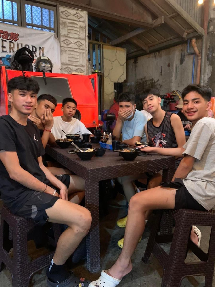 Niccoloco_330's tweet photo. Teacher: Mag post ng masasarap na pagkain/putahe.
Me: 🤤 Batiis ✅
#altercebu #cebualter #alrerpinoy https://t.co/9f8K3mdnrF