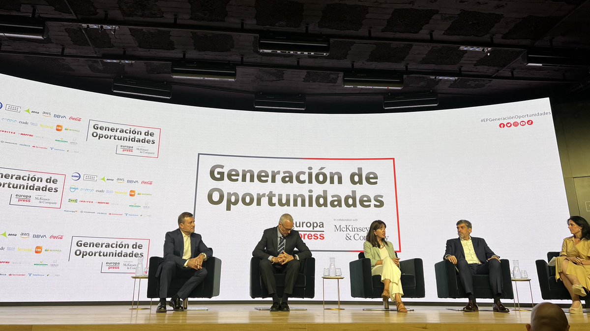 María Díaz (@mdgch) on Twitter photo En @ESADEexed comenzamos la semana analizando los retos de la brecha de innovación en España: 1) tejido empresarial a dos velocidades muy diferentes 2) compañías que innovan en su periferia y no en su core. #EPGeneracionOportunidades En @ESADEexed comenzamos la semana analizando los retos de la brecha de innovación en España: 1) tejido empresarial a dos velocidades muy diferentes 2) compañías que innovan en su periferia y no en su core. #EPGeneracionOportunidades