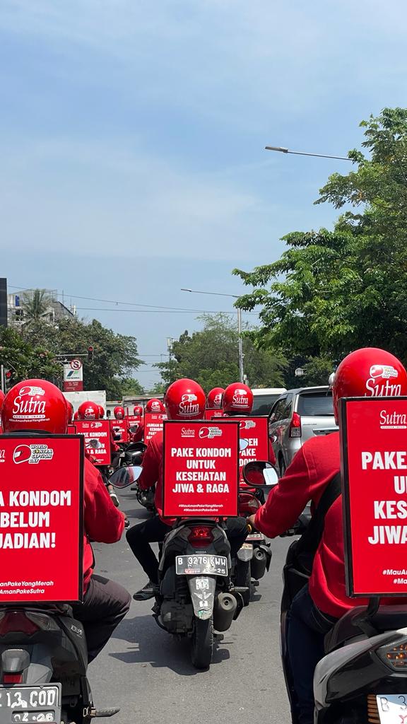 sofiazee33's tweet photo. Tau kan penyakit sex menular se serem itu, makanya mulai sekarang jaga-jaga ya
#TakKondomTakSayang https://t.co/8Q8JRRdxWH
