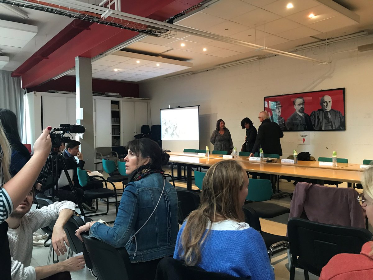 LDH_Fr's tweet photo. La conférence de presse #LDH, @syndicatavocats, @ObsParisien, @ACAT_France et @SMagistrature sur leur action en justice pour combattre l'impunité des violences commises par les forces de l'ordre va commencer ! Échanges à suivre ⤵️ #ViolencesPolicieres https://t.co/x1djMkTjkv