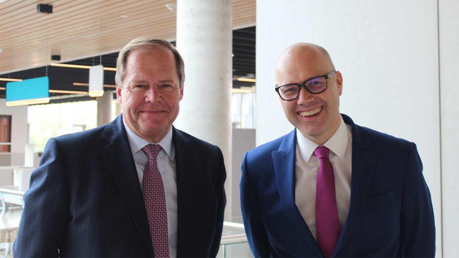 Today, we announce the appointment of a new Chief Executive for AB Sugar. 

After 18 years as CEO, Dr Mark Carr will retire from the company at the end of the year. He will be succeeded by Paul Kenward, currently Managing Director of <a href="/BritishSugar/">British Sugar</a> 

absugar.com/news-archive/a…