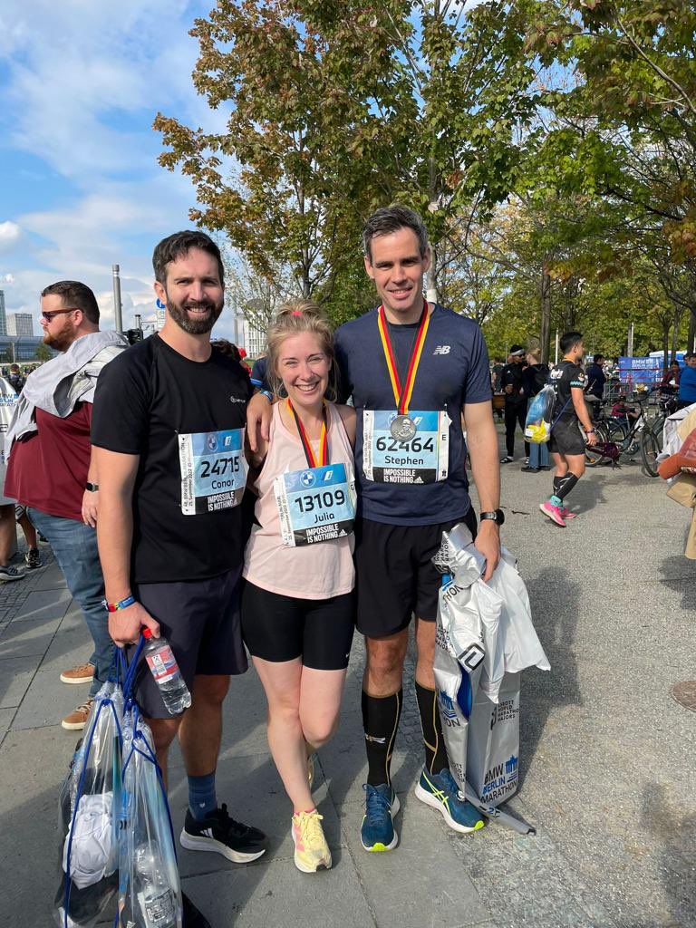 Steve_McAleer's tweet photo. Good to run first official @berlinmarathonE. 
Put it this way, Kipchoge’s time is safe for another while yet! Great to run in good company @juliakbaxter @ConorMcGoldrick. Some great support along the beautiful course route 😍 #BerlinMarathon https://t.co/7OoFALbghv