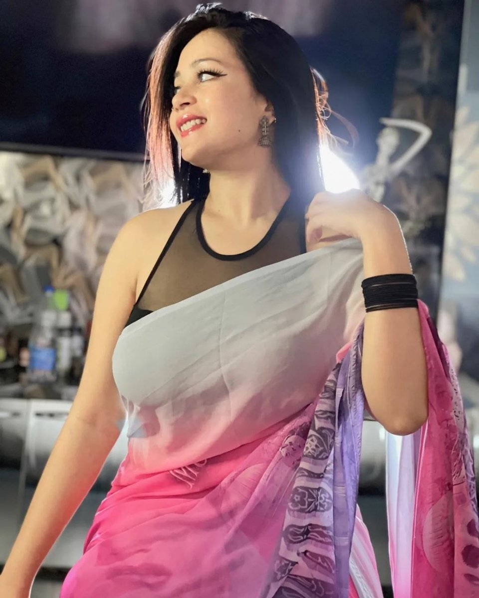 🥰🥰🥰
#pinksaree
#SenhaKarmakar 
@rimpi_31