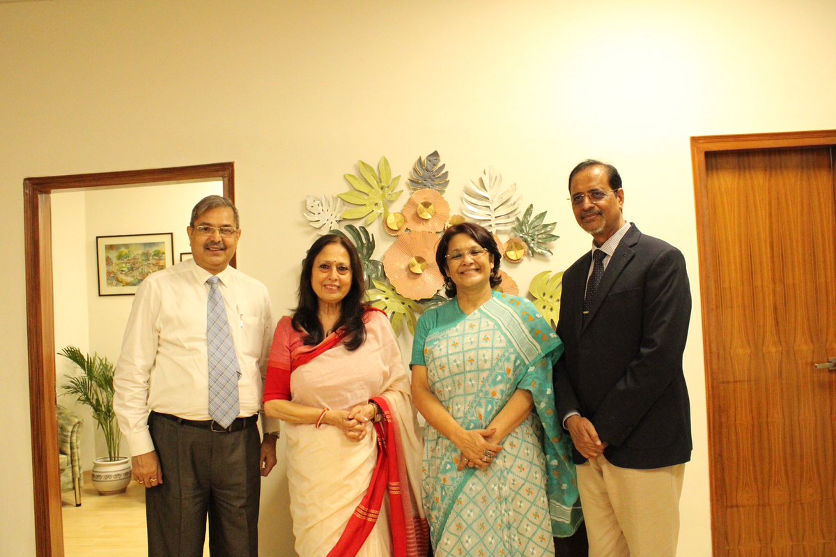 Summer_Fields21's tweet photo. NPSC inspection held at Summer Fields School. The school was visited by eminent educationist Dr. Ashok Pandey &amp; Dr. D K Pandey

#npsc #bestschool 

@ashokkp @WattalMulla @_urmimala_ @Soumya86541065 @cbseindia29 @EduMinOfIndia @HTGurgaon @TOIGurgaon https://t.co/v5zoJU7msc