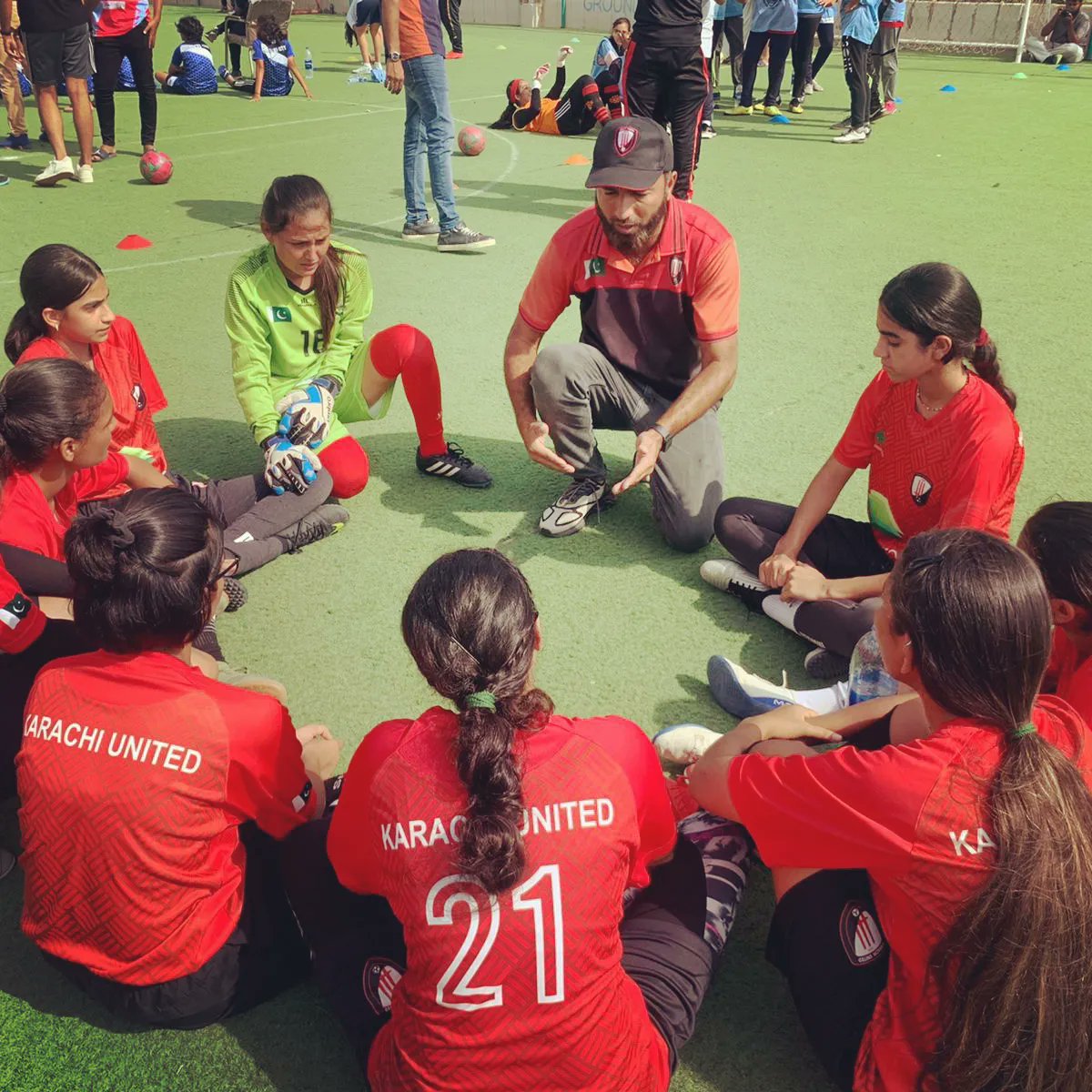 karachiunitedfc's tweet photo. Karachi United Women were a part of Turf Wars hosted by Maidan!

2 of our teams progressed to the knock out stages of the competition!

Both put in an impressive display but bowed out in the semi finals of the competition.

#karachiunitedwomen #karachiisunited #karachiunited https://t.co/YBwIVIDLDq