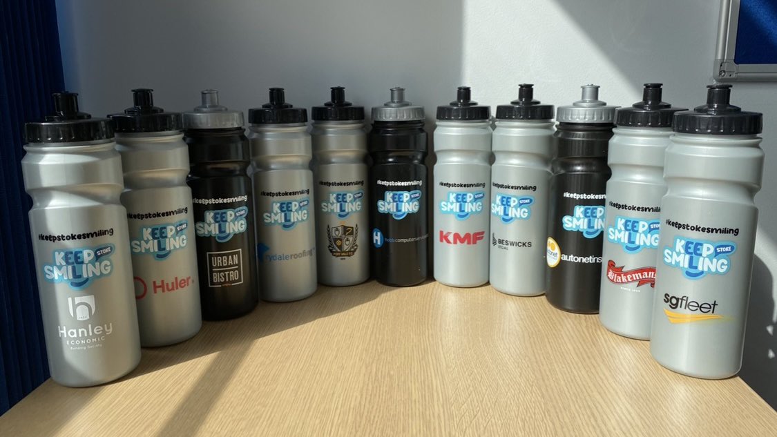 KeepSoTsmiling's tweet photo. Helping kids choose water instead of sugary fizzy drinks 4,000 water bottles generously donated to help #keepstokesmiling Thank you to @KMFmetal @HobbComp @BeswicksLegal @sgfleetUK @PVFCFoundation @autonetvan @HanleyEconomic @bistro_urban @rydaleroofing @MyCleverGroup #blakemans https://t.co/bVRZodOk49