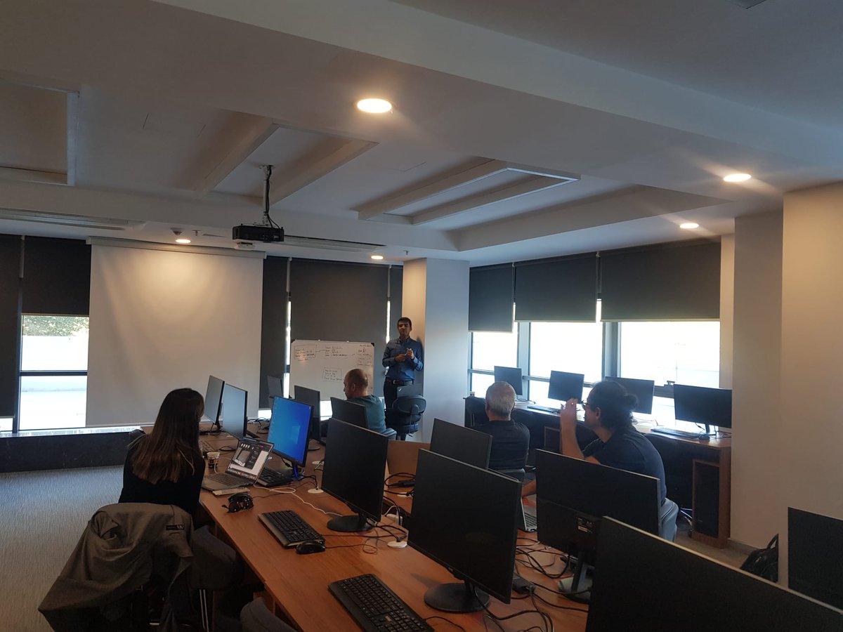 "İstanbul Akademi" ile birlikte paydaşı olduğumuz "Blokzinciri Teknolojileri Eğitimi"mizin ilk uygulama dersini "İstanbul Atlas Üniversitesi"nde hibrit olarak gerçekleştirdik. 
#blockchain
#thenftUS