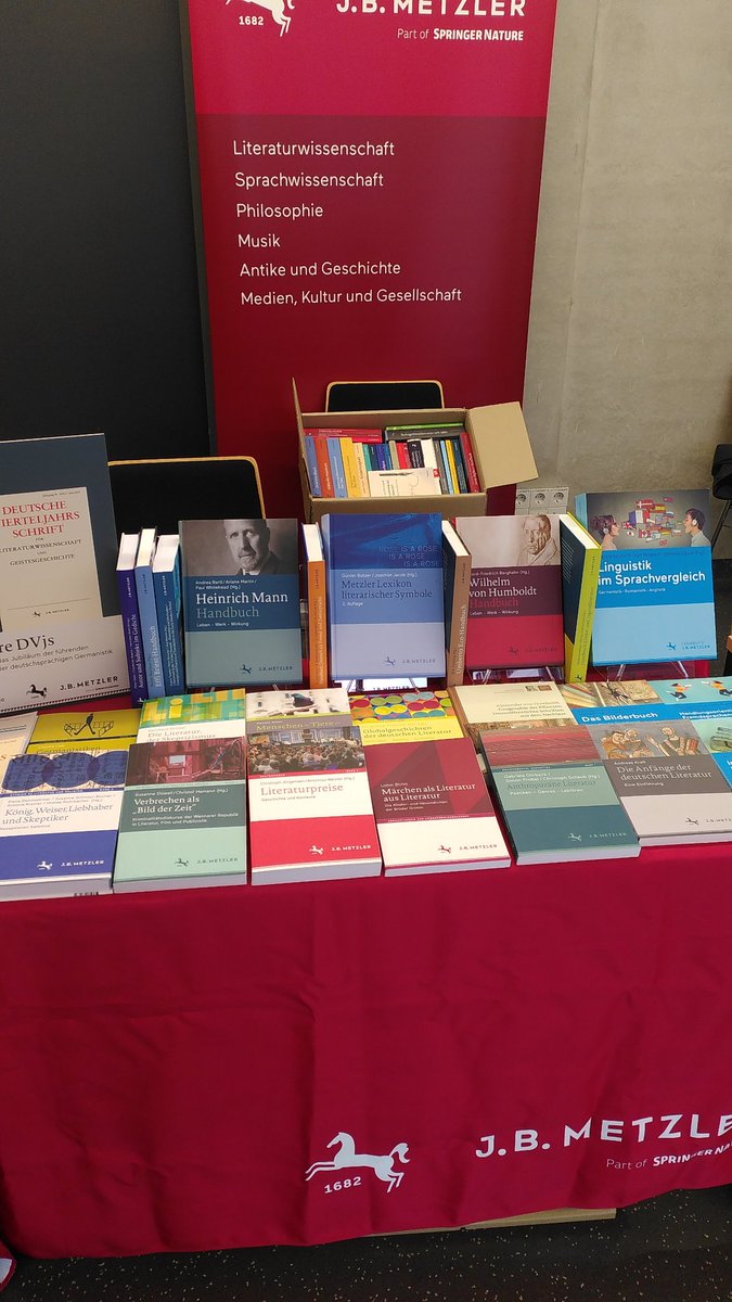 metzler_verlag's tweet photo. Willkommen an unserem Stand auf dem #Germanistentag2022 in Paderborn. Klein, aber oho! https://t.co/AdL8x7EzcY