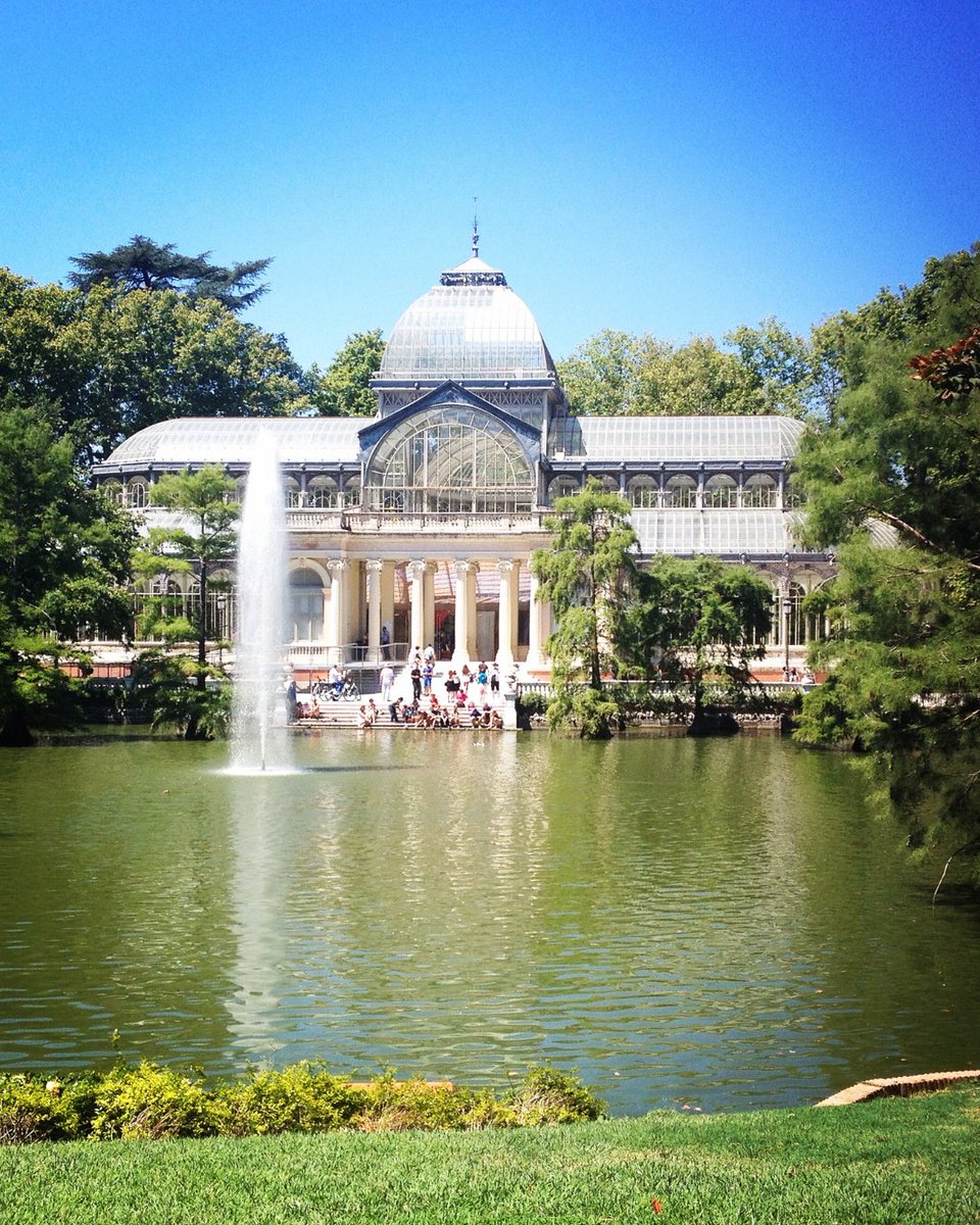 Si vienes de viaje turístico a 𝗠𝗮𝗱𝗿𝗶𝗱, el 𝙋𝙖𝙡𝙖𝙘𝙞𝙤 𝙙𝙚 𝘾𝙧𝙞𝙨𝙩𝙖𝙡 en el Retiro es, sin duda, una visita casi imprescindible y obligada.
Aquí te dejamos el link
bit.ly/3LKzxmD
#palaciodecristal #turismomadrid #vitiumurbansuites