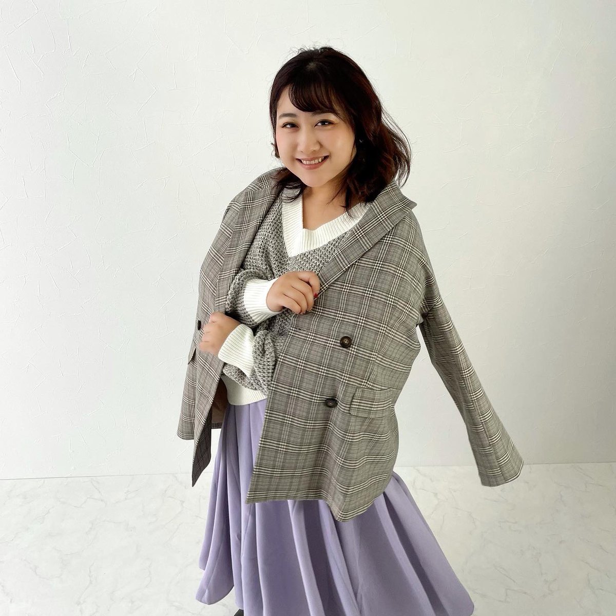 smileland_nis's tweet photo. ３色ミックス糸を使用した配色ニットトップス🧶
ボトムを選ばずに着れるトップスで表情のある「ワッフル編」が高見えするアイテムです🥰❤️

【model:やっちゃん　155cm/3L】

🛒ニット
https://t.co/pb6K5uIpDN

#大きいサイズ　#ニット　#miclat https://t.co/6Msk54d1uO
