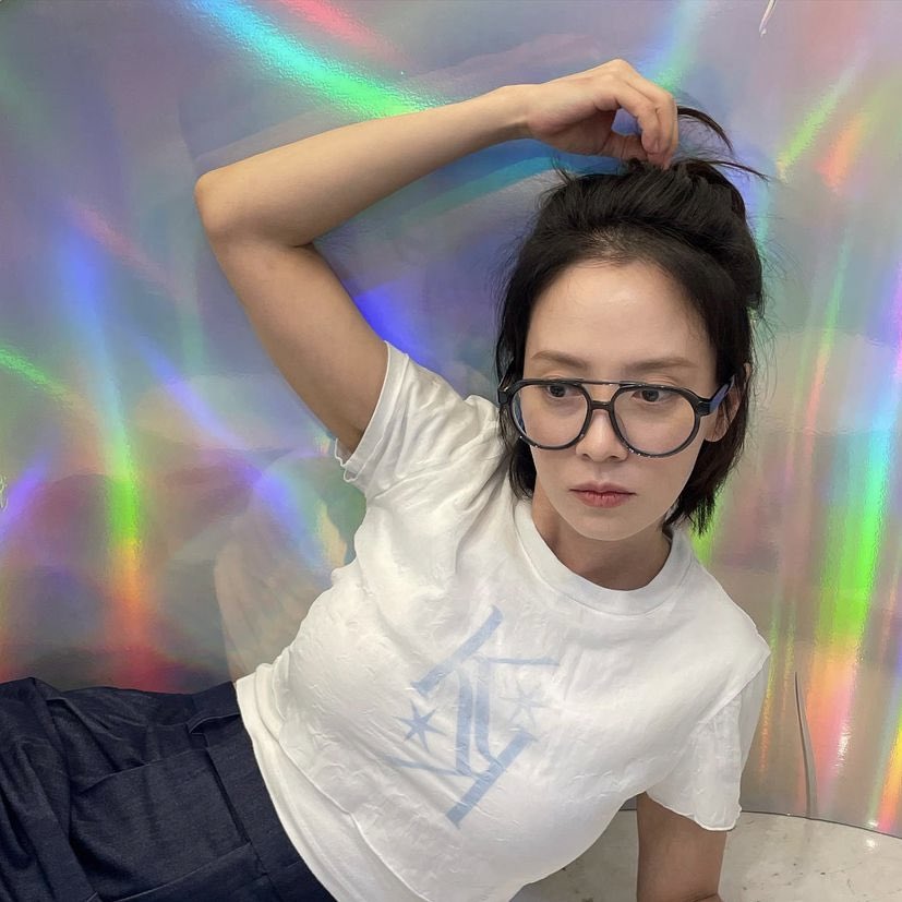 damn. she doesn't seems in her 40s but in her 20s!! 😩🤍 

pretty gf coming your way, move

#SongJiHyo #송지효
