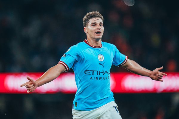 ¡Feliz lunes!

¡Esta semana hay derbi de Manchester! 🔵🔴