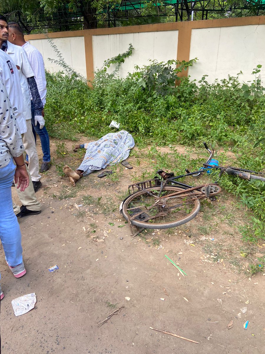 મુખ્ય પ્રધાન ભૂપેન્દ્ર પટેલ અને ગૃહ રાજ્ય પ્રધાન હર્ષ સંઘવીની કચેરીની બરાબર સામે ગાંધીનગરના સેક્ટર 10માં ખાનગી ગોળીબારમાં એકનું મોત. મૃતક કિરણ ઠાકોર છે.