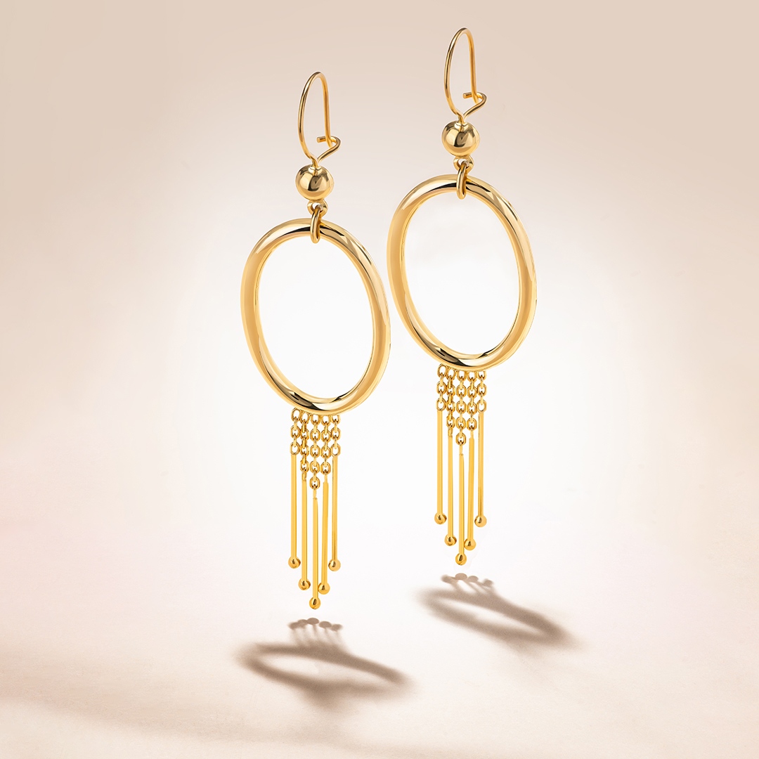 Alromaizanuae's tweet image. Earrings are what make you feel special with their charming look. To know the price, please visit Al Romaizan | Online Gold Shop

#alromaizan #dropearring #hookearring #charmearring #goldearring  #الرميزان #أقراط_قطرة #أقراط_هوك #أقراط_شارم #أقراط_ذهب