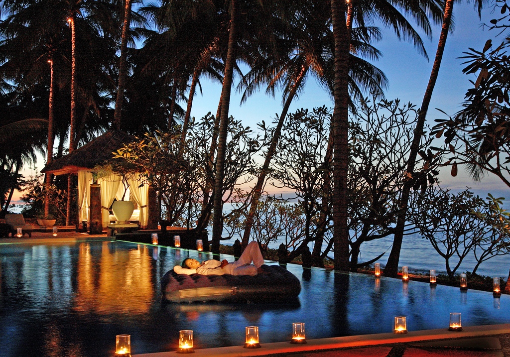OptExperience's tweet photo. Set against a lush landscape of mystical peaks and the vivid blue sea, Spa Village Resort is a timeless Bali escape🌴

𝑨𝒏 𝑶𝒑𝒕𝒊𝒎𝒖𝒎 𝑬𝒙𝒑𝒆𝒓𝒊𝒆𝒏𝒄𝒆 𝑻𝒓𝒆𝒂𝒕: Stay for 7 nights, pay for only 6 &amp; 1 x 50-minute spa treatment per night of stay (T&amp;C’s Apply). https://t.co/Q4BRMuJohO