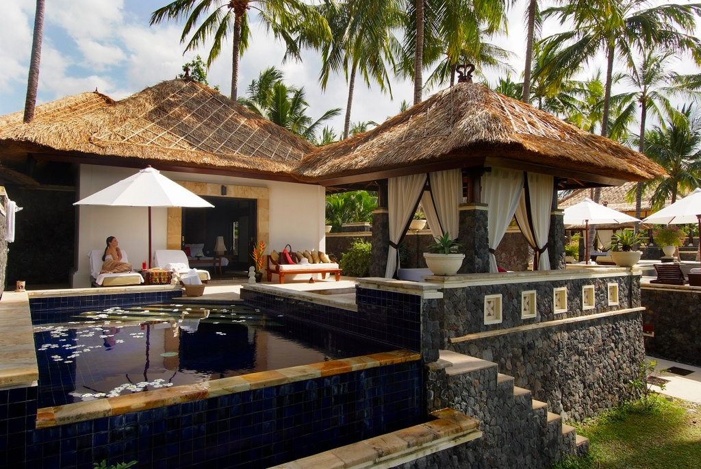 OptExperience's tweet photo. Set against a lush landscape of mystical peaks and the vivid blue sea, Spa Village Resort is a timeless Bali escape🌴

𝑨𝒏 𝑶𝒑𝒕𝒊𝒎𝒖𝒎 𝑬𝒙𝒑𝒆𝒓𝒊𝒆𝒏𝒄𝒆 𝑻𝒓𝒆𝒂𝒕: Stay for 7 nights, pay for only 6 &amp; 1 x 50-minute spa treatment per night of stay (T&amp;C’s Apply). https://t.co/Q4BRMuJohO