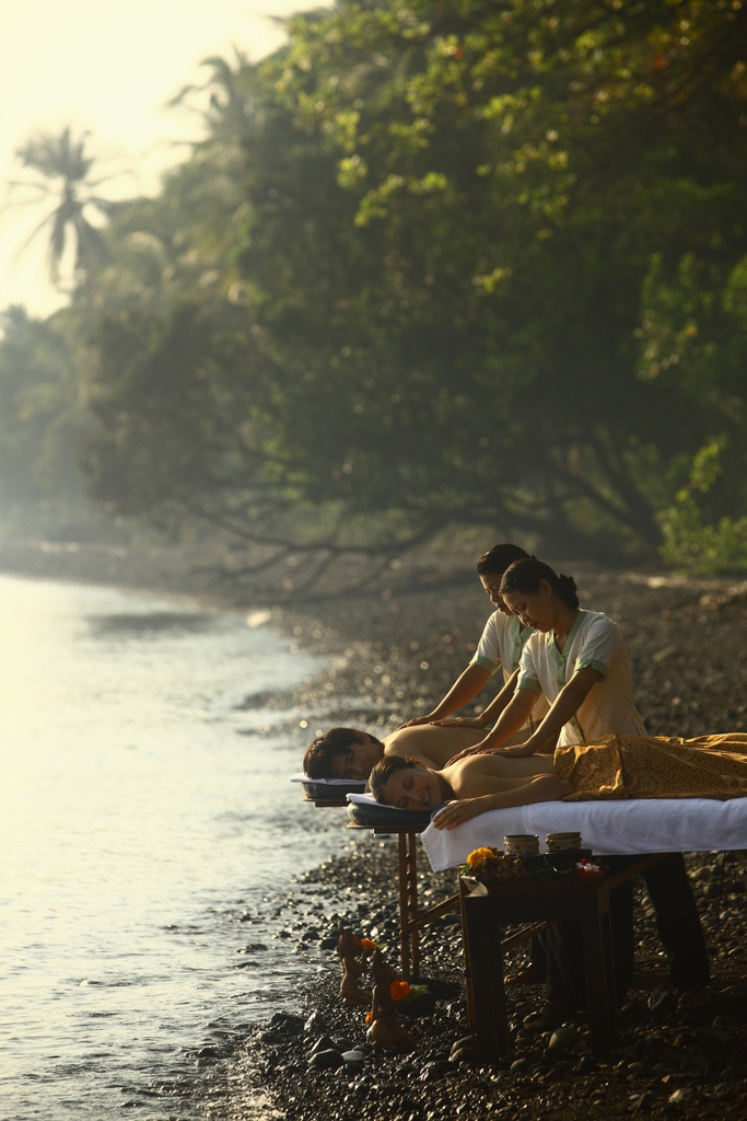 OptExperience's tweet photo. Set against a lush landscape of mystical peaks and the vivid blue sea, Spa Village Resort is a timeless Bali escape🌴

𝑨𝒏 𝑶𝒑𝒕𝒊𝒎𝒖𝒎 𝑬𝒙𝒑𝒆𝒓𝒊𝒆𝒏𝒄𝒆 𝑻𝒓𝒆𝒂𝒕: Stay for 7 nights, pay for only 6 &amp; 1 x 50-minute spa treatment per night of stay (T&amp;C’s Apply). https://t.co/Q4BRMuJohO