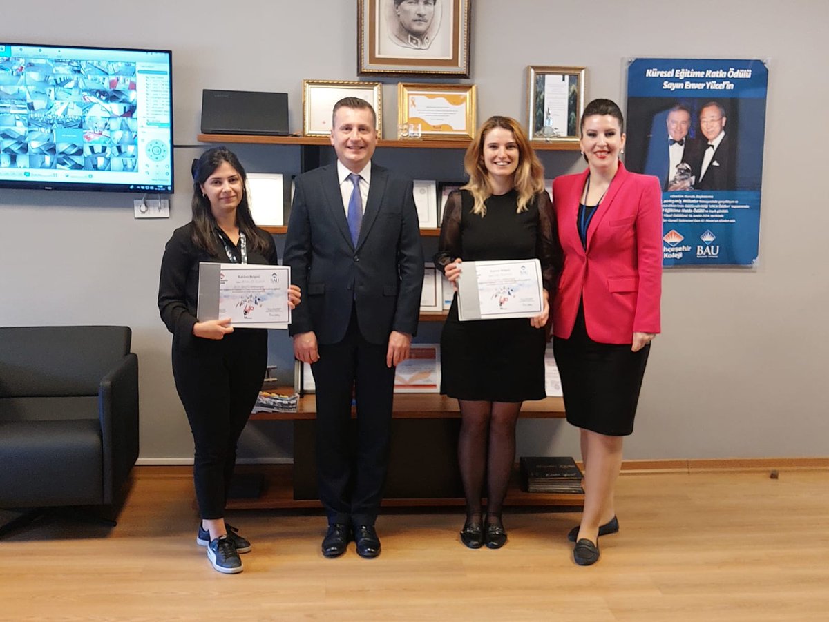2022-2023 Eğitim Öğretim dönemi 15-19 Ağustos tarihleri arasında gerçekleşen UP Hizmet içi eğitimlerimize katılan öğretmenlerimize sertifikaları teslim edildi.