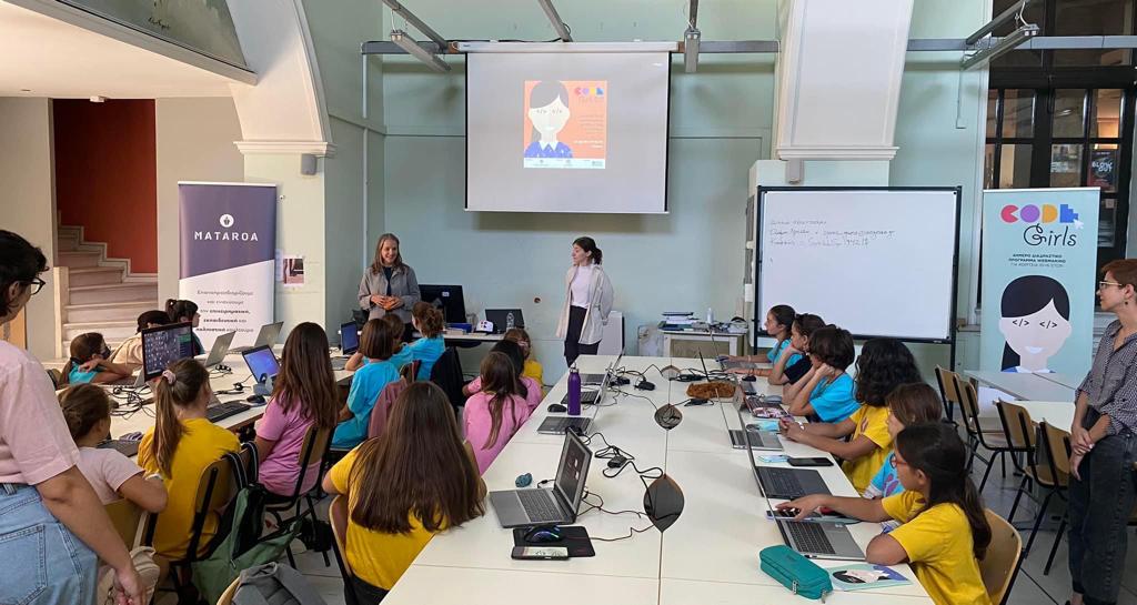 USEmbassyAthens's tweet image. #DCMOlson: I&apos;m thrilled to be in Syros for CodeGirls, a program the Embassy launched in 2015 with @Mataroa_org, part of our empowerment efforts across Greece promoting more diverse participation in science &amp;amp; tech. Together we&apos;re equipping girls with the skills to succeed!
