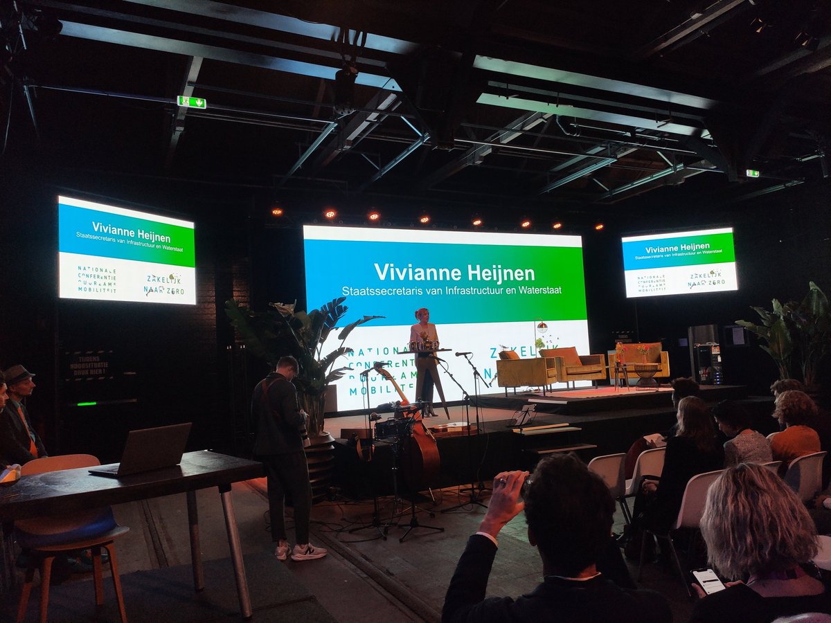 MichaelMyles's tweet photo. Nationale Conferentie Duurzame Mobiliteit gaat van start. Vanuit GB delen we vandaag kennis over Operatie Julianaplein als gamechanger voor mobiliteit #rijtuigenloods @minienw #DuMo2022 @GronBereikbaar @vivianneheijnen https://t.co/juAdfOPxhl