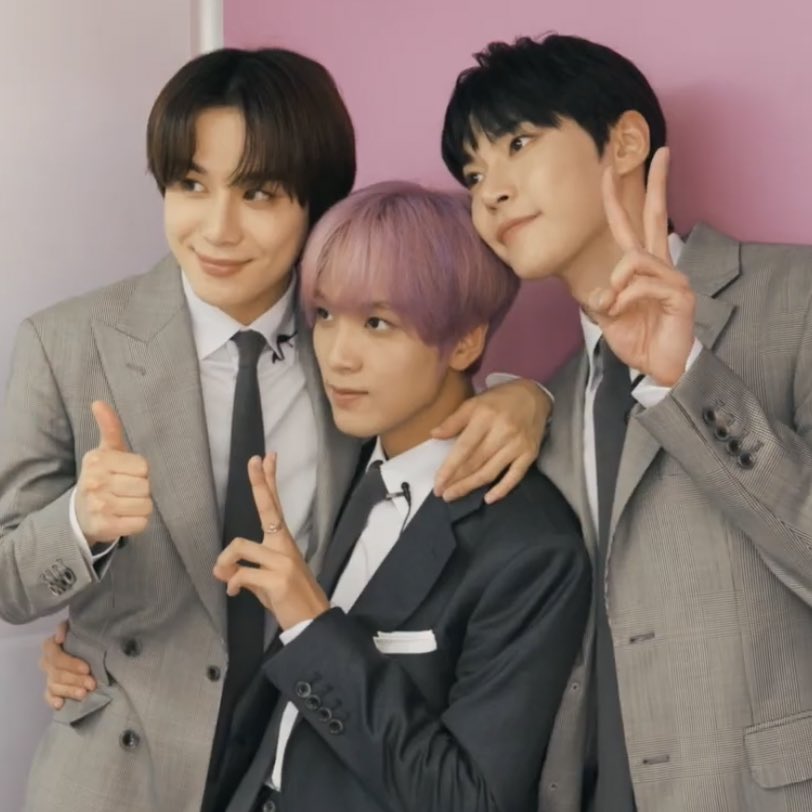 lhcdaily's tweet photo. 🐶🐻🐰 https://t.co/jxXs9T3NRV