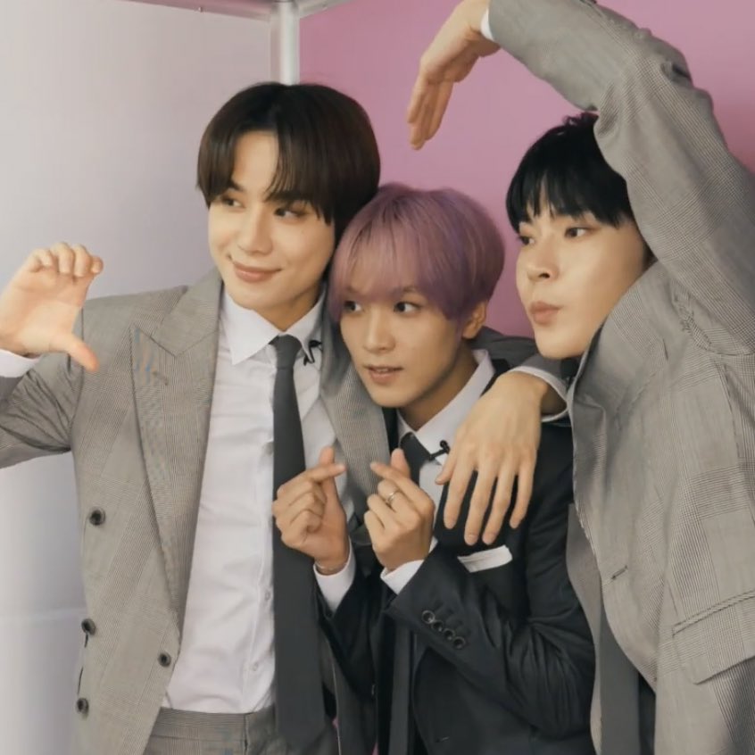 lhcdaily's tweet photo. 🐶🐻🐰 https://t.co/jxXs9T3NRV