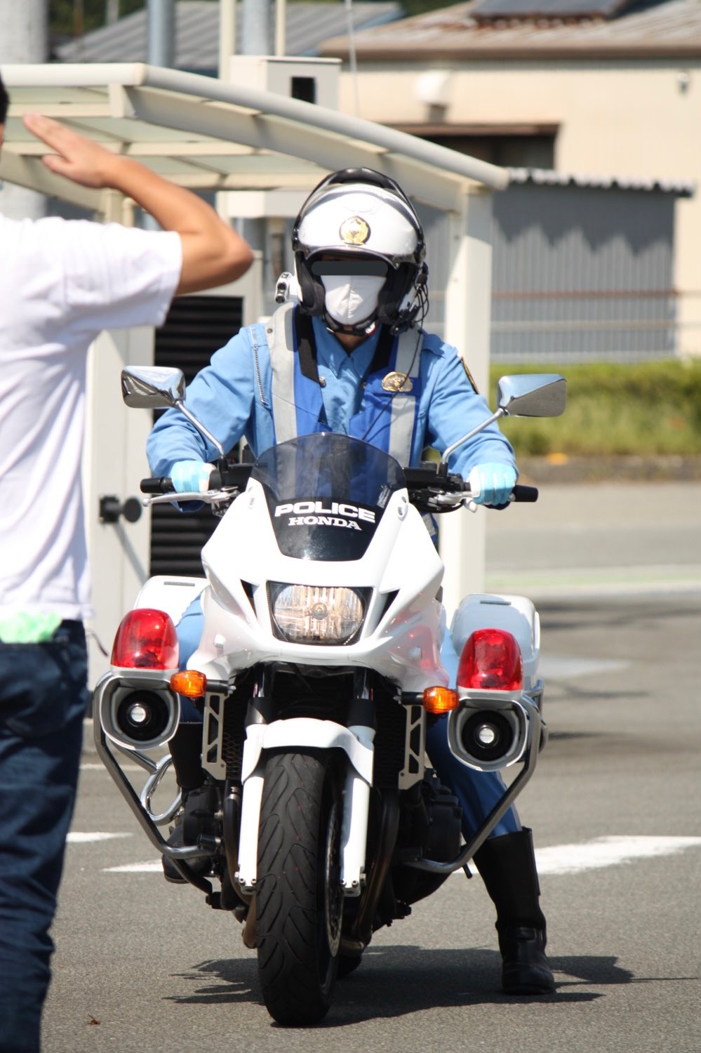 64 割引 最終値下げ 白バイ隊員ヘルメット クラリオンマイク付き Pongau Karate At