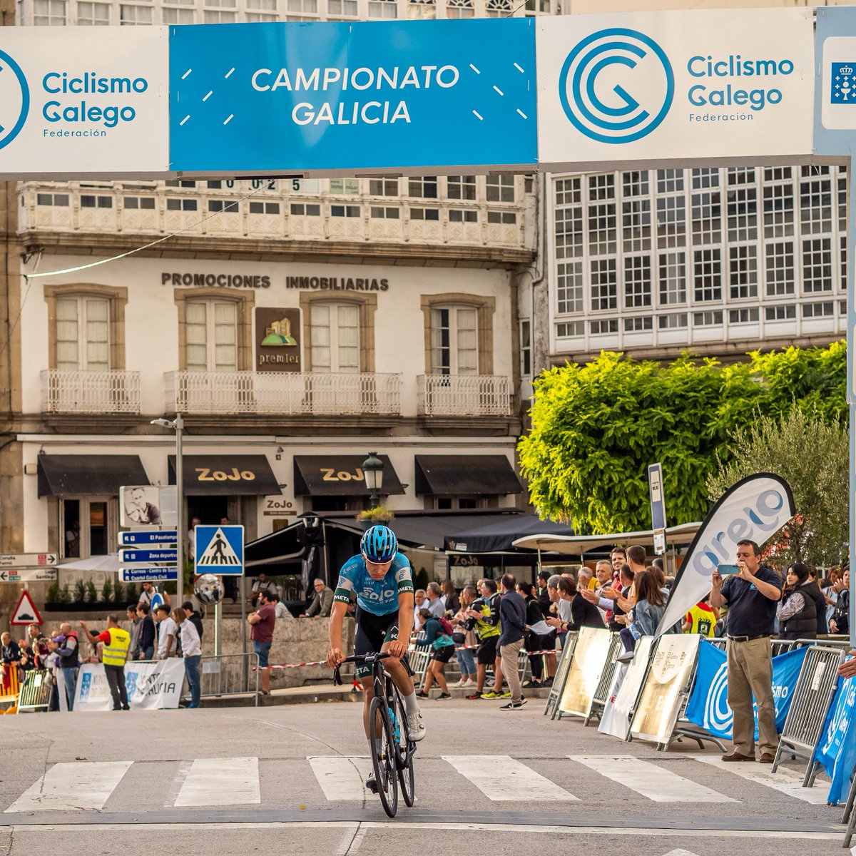 #EquipoJunior. Cuarta plaza de <a href="/ivannpolo/">Ivan Polo</a> en el campeonato <a href="/F_Gal_Ciclismo/">F_Galega de Ciclismo</a> junior y presencia ofensiva de <a href="/LucasGuillermo_/">Lucas Guillermo</a> en el Gran Premio Hermanos Indurain de Villava: junior.fundacioncontadorteam.com/ivan-polo-y-lu…. 
[📷 <a href="/martin__early/">Martín</a> (1) / Luz Iglesias <a href="/CcBetanzos/">CC BETANZOS</a> (2) ]
#EOLOKOMETACyclingTeam