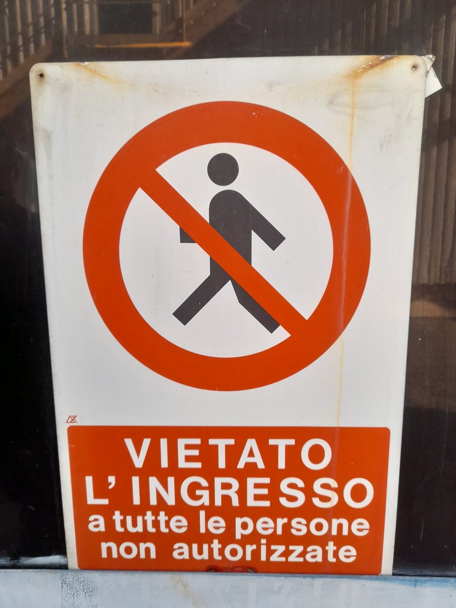 caciara83's tweet photo. Alla Giorgetta piace questo cartello... https://t.co/22QMNAWp2d